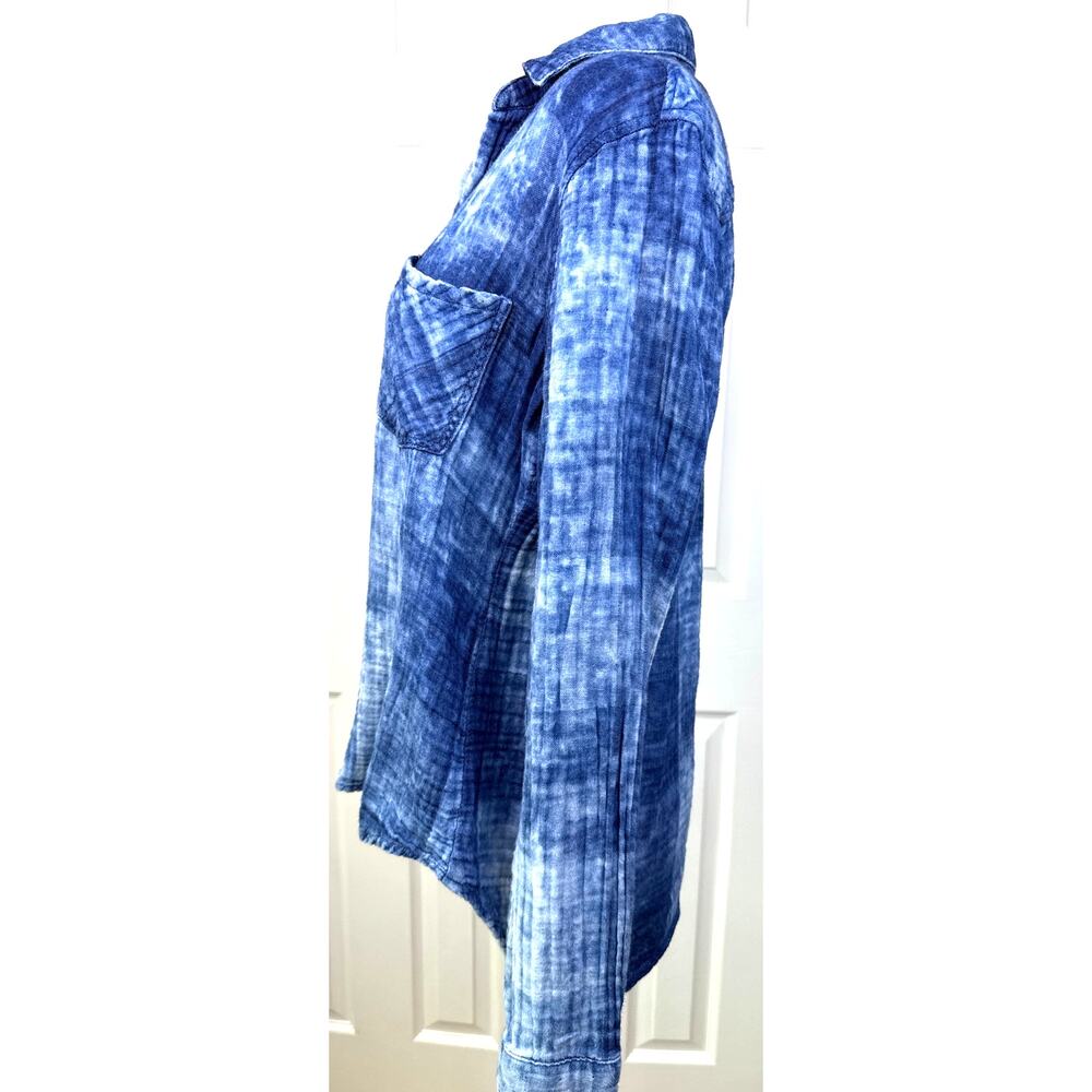 Cloth & Stone Blue Tie Dye Button Front Blouse M Lightweight Boho Top - Picture 4 of 7